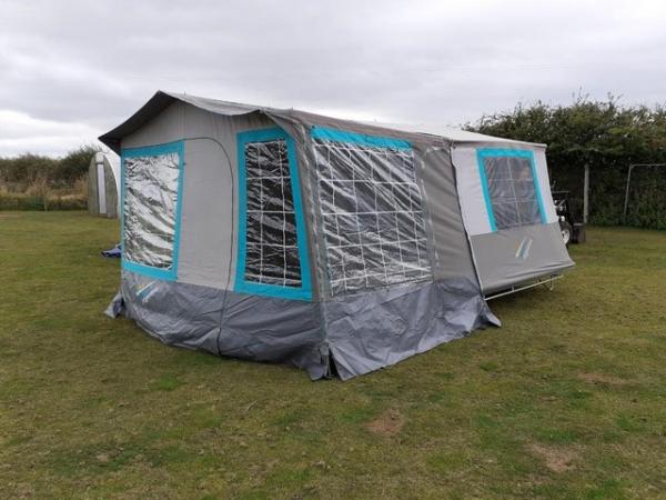 Image 2 of comanche montana trailer tent.