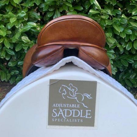 Image 12 of Bates Caprilli 17.5 inch gp saddle