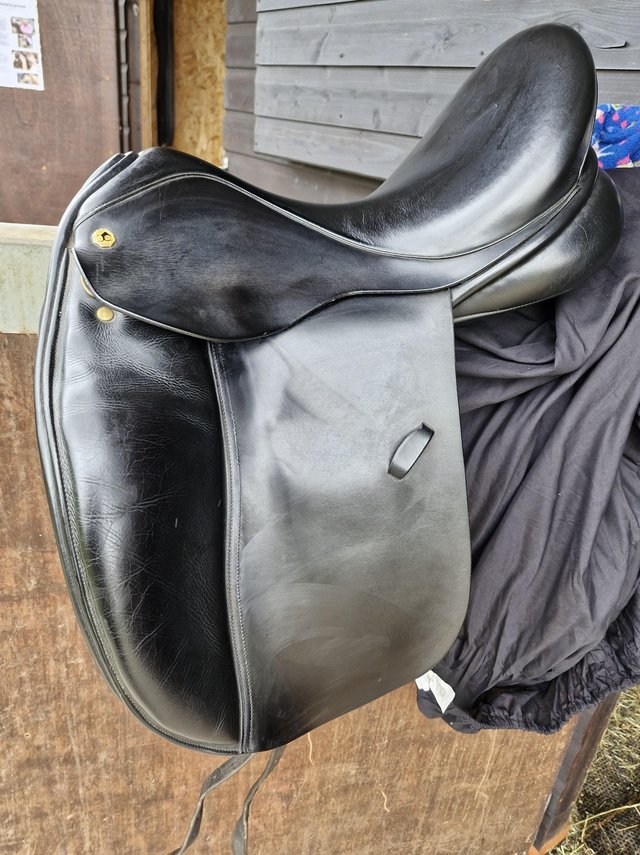 Preview of the first image of Black Walsall Riding 18" Medium Width Dressage Saddle.