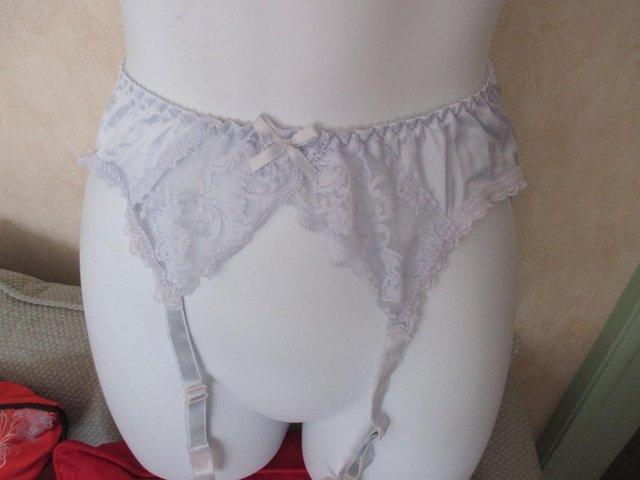 Preview of the first image of LADIES SUSPENDER BELT -  LILAC.