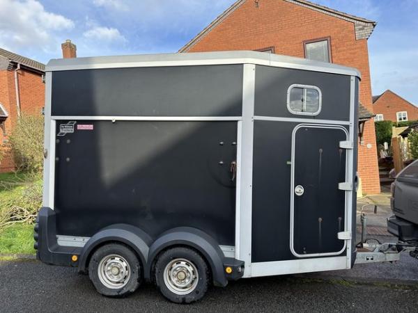 Image 2 of Ifor Williams HB511 horse trailer