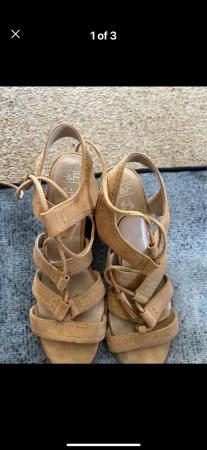Image 2 of F&F Ladies sandals very comfy and in great condition