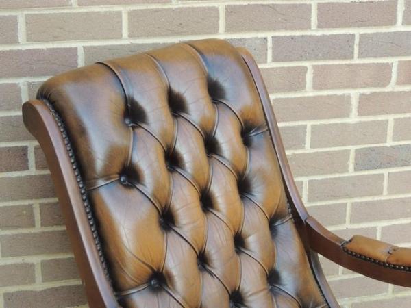 Image 8 of Vintage Brown Rocking Chair (UK Delivery)