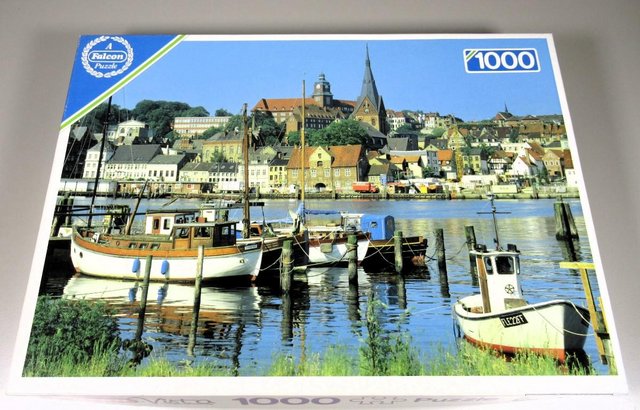 Preview of the first image of Falcon Jigsaw Puzzle - 1000 pieces - No 4026 Flensburg.