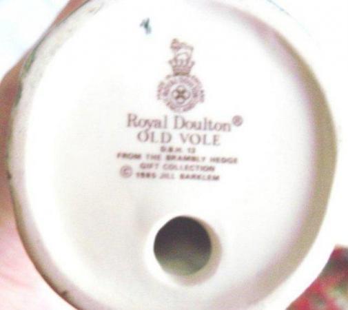 Image 3 of ROYAL DOULTON RARE ORIGINAL BRAMBLY HEDGE FIGURE "OLD VOLE"