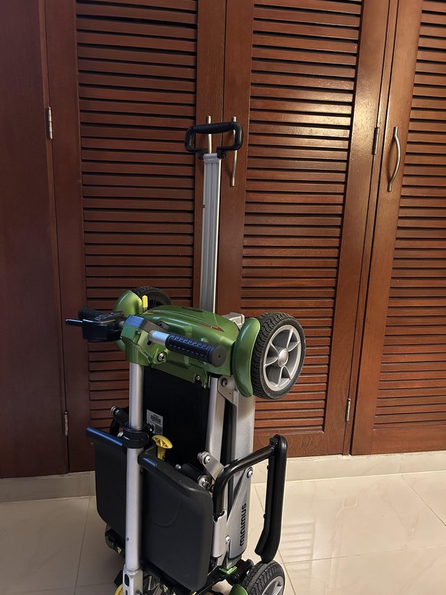 Preview of the first image of Careco minimus folding scooter 2024.