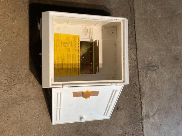 Image 3 of Wall mounted domestic gas meter housing box New)
