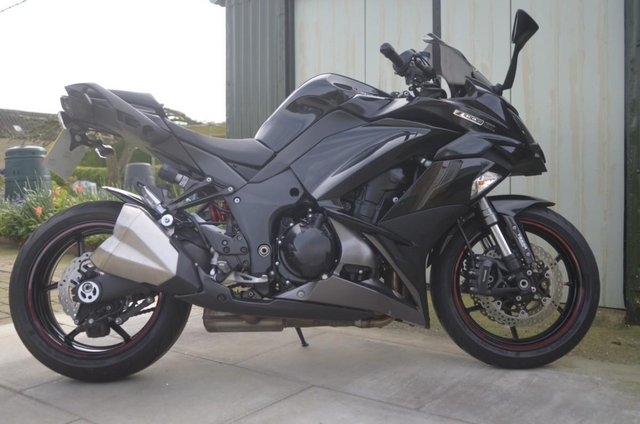 Image 1 of 2018 Kawasaki Z1000sx Motorcycle For Sale.