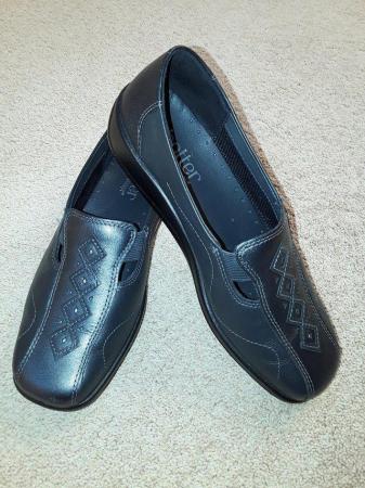 Image 3 of Womens Hotter shoes x 2 pair size 4.5