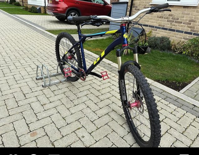 Preview of the first image of GT mountain bike like new.