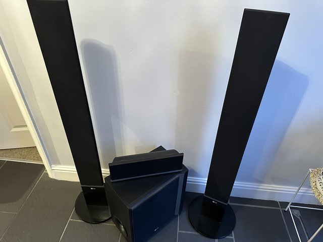 Preview of the first image of LG cinema surround sound system.