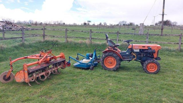 Image 1 of Kubota B7100 4wd Compact Tractor - lovely machine  - Can Del