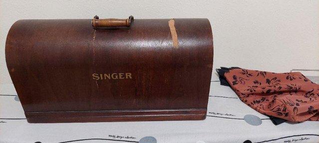 Image 2 of Vintage Singer Sewing Machine,