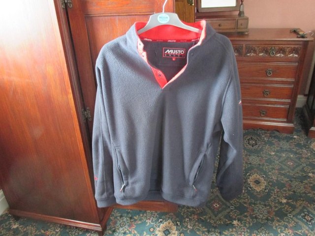 Preview of the first image of musto original snugs fleece.
