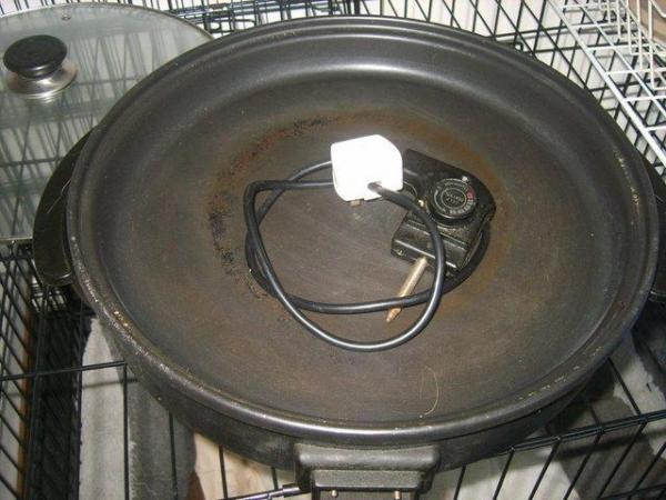 Image 1 of Black Electric pan- with glass lid