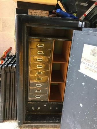 Image 3 of Chubb Safe in lovely condition and perfect working order