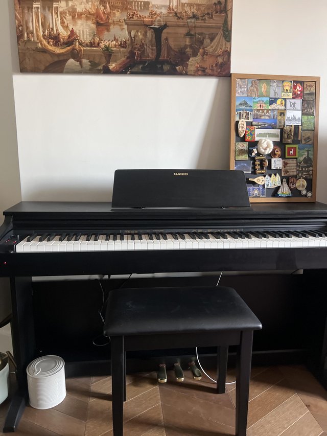 Preview of the first image of Casio digital piano AP270.