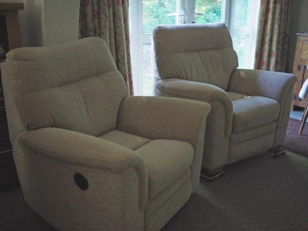 Image 1 of 2x Parker Knoll Hudson Easy Chairs