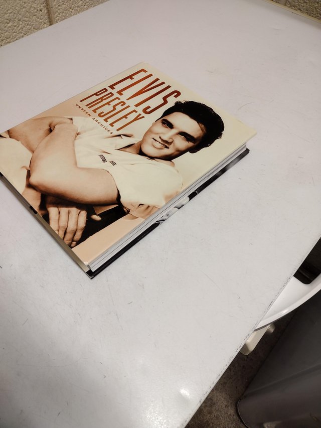 Preview of the first image of Elvis Book , Folder & other pieces of memorabilia.