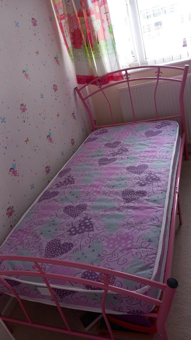 Preview of the first image of Children's princess single bed.