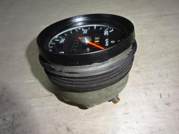 Image 2 of Speedometer for Porsche 911