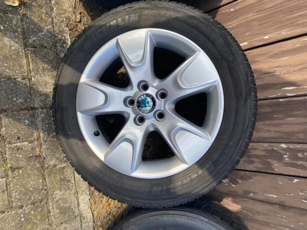 Image 2 of Skoda Fabian alloys x5 winter tyres