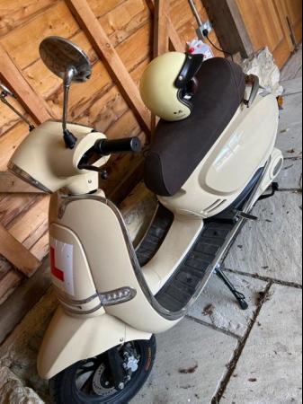 Image 3 of Electric Moped/scooter. E Model 30 Roma 48V retro Italian st