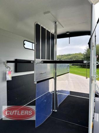 Image 23 of Cheval Liberte Touring Country XL Horse Trailer Tack Room BR
