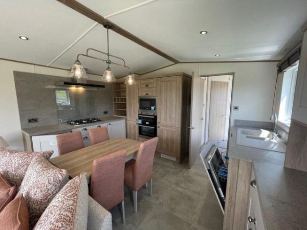 Image 2 of 14ft Wide Caravan - Sea View - Beach Access - Open all Year