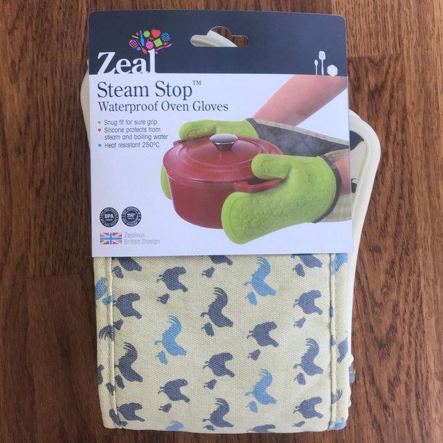 Preview of the first image of BNWT Zeal Steam Stop Waterproof Oven Gloves, cockerel design.