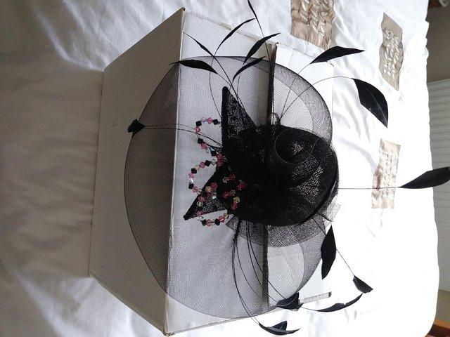 Preview of the first image of BLACK MESH WEDDING HAT FASCINATOR.
