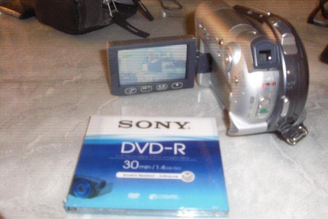 Image 3 of cannon dvd camcorder with charger