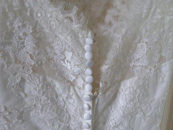 Image 3 of Pretty Wedding dress size 10..