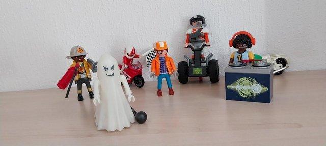 Preview of the first image of Playmobil - mixed people & accessories.