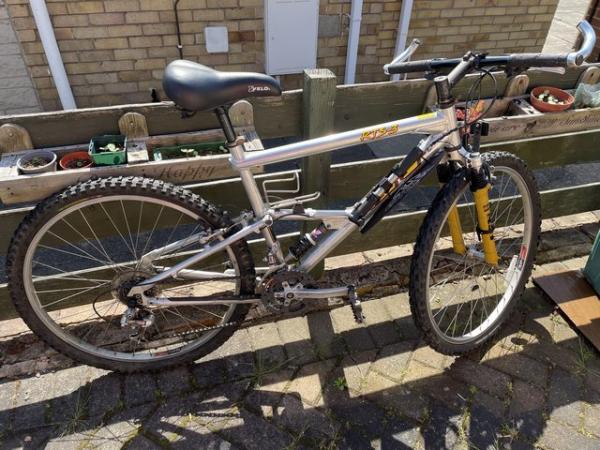 Image 2 of Rare gents GT RTS-3 Mountain Bike