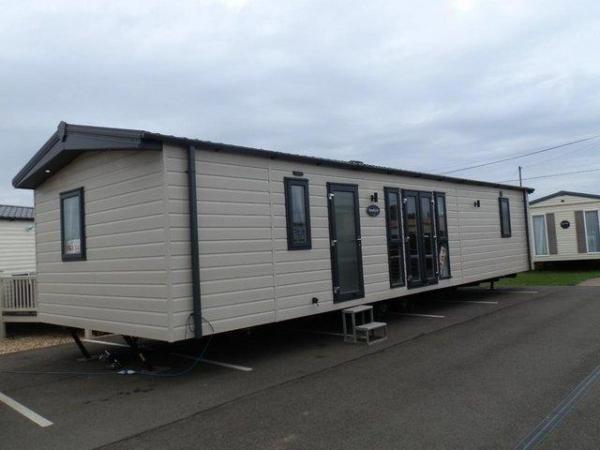 Image 1 of NEW 2023Love Holiday Homes 40x13 Centre lounge