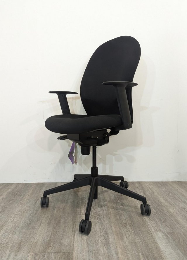 Preview of the first image of Verco Fully Adjustable Office Chair.
