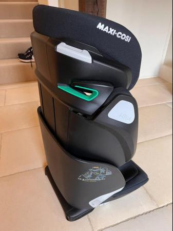 Image 3 of Maxi Cosi i-Size Booster Seat 2021