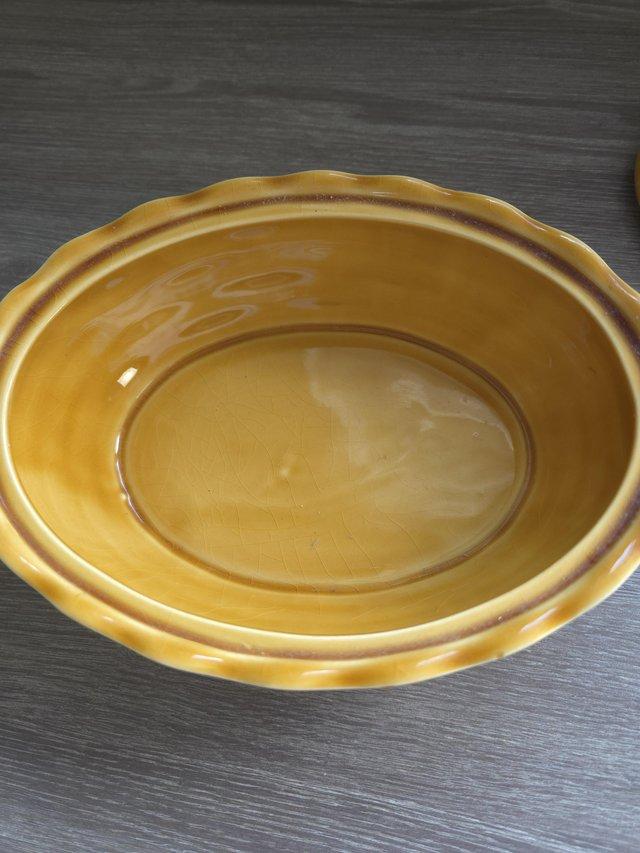 VINTAGE CHICKEN EGG HOLDER, IN LIGHT BROWN EXCELLENT CONDITI — photo 2 of 3