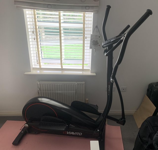 Preview of the first image of Elliptical/ cross trainer, as new, Viavito.