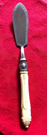 Image 3 of ANTIQUE FISH KNIFE WHICH IS HALLMARKED