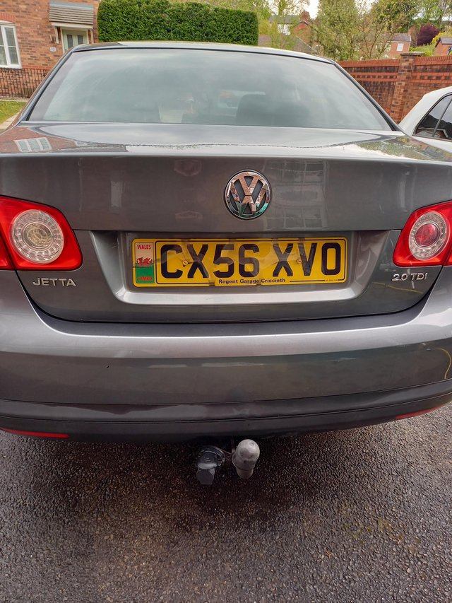 Preview of the first image of Volkswagen, JETTA with TOW BAR, 2.0 Tdi 2006, Manual. Grey..