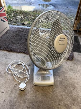 Image 1 of 12 inch desk fan. 230v mains powered.