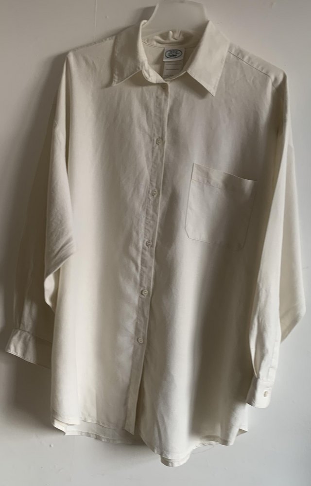 Preview of the first image of Ladies Laura Ashley Cream Linen Blouse.