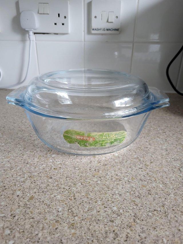 Preview of the first image of Pyrex Classic Glass Round Casserole With Lid.