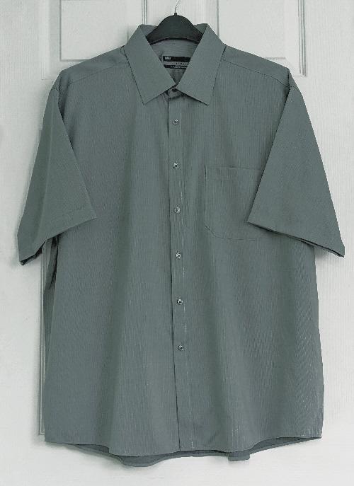 Preview of the first image of M&S Mens Non Iron Dark Grey Short Sleeve Shirt - Size 46/18.
