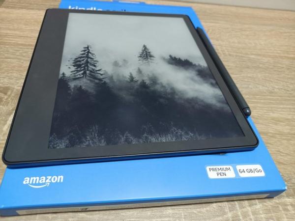 Image 3 of Kindle Scribe (64 GB), the first Kindle and digital notebook