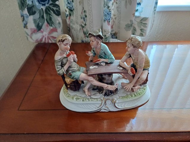 Preview of the first image of New price, Capodimonte figurine "The Cheats".