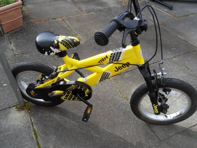 CHILDRENS BIKES LIKE NEW MAKE A GREAT EASTER PRESENT - £35
