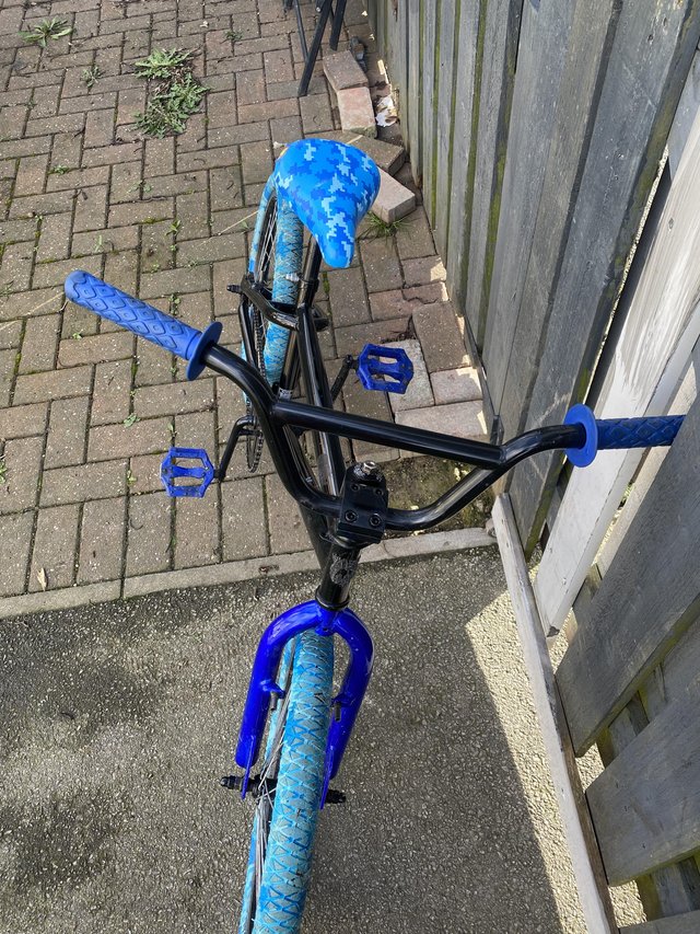 Preview of the first image of blue bmx bike fully working.